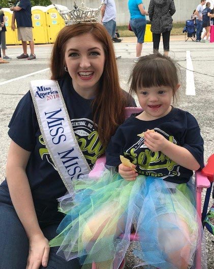Girl With Miss Missouri